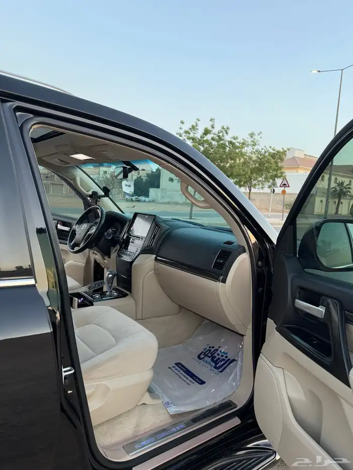 لاندكروزر 10