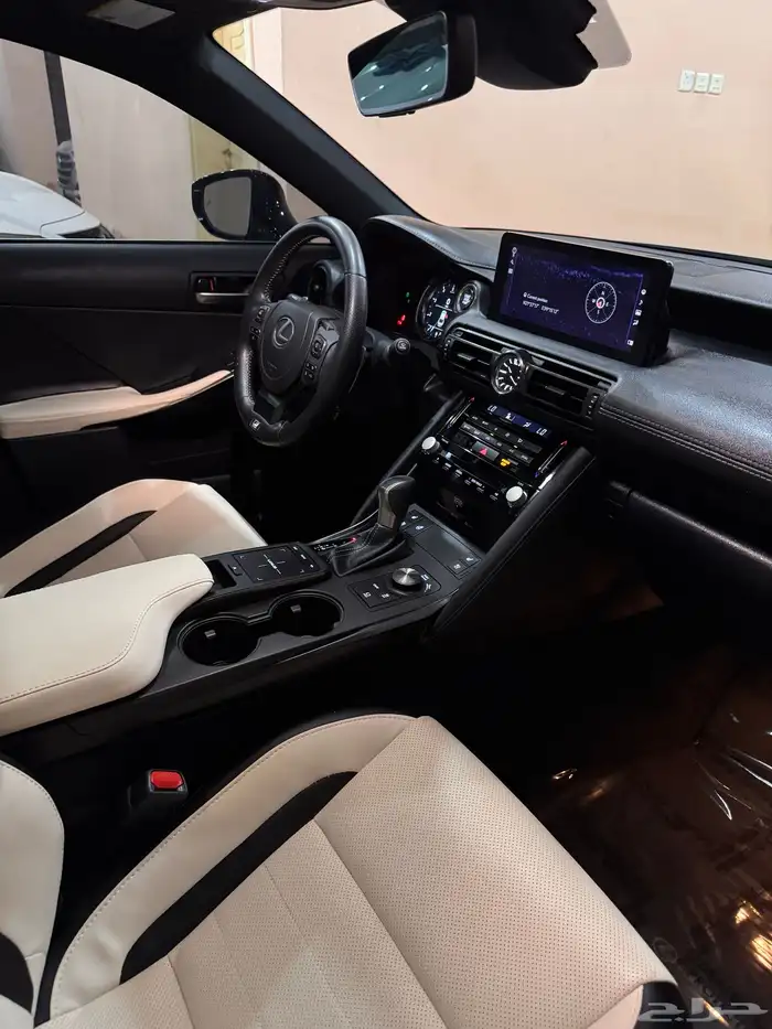 لكزس IS 350 F Sport 2023 30