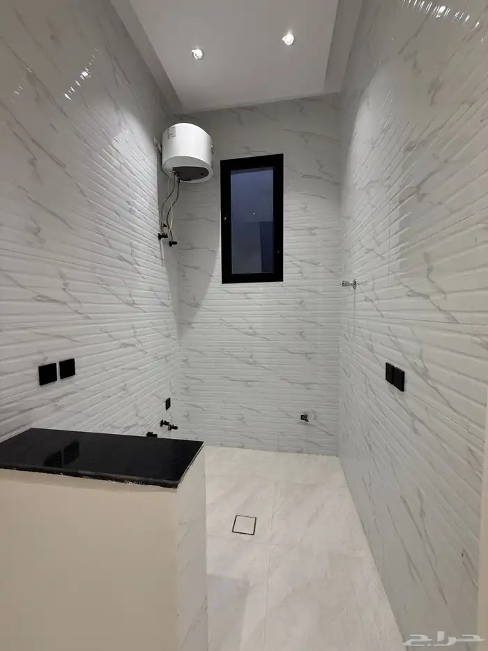 للبيع ارواف ارضيه وارواف علويه ببايكة سيارة ابها حي الزهور 48