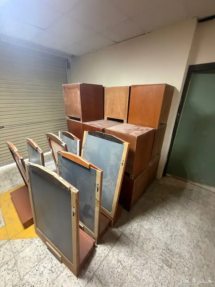 دولاب و تسريحة و ضهر سرير خشب للبيع بمكة المكرمة 1