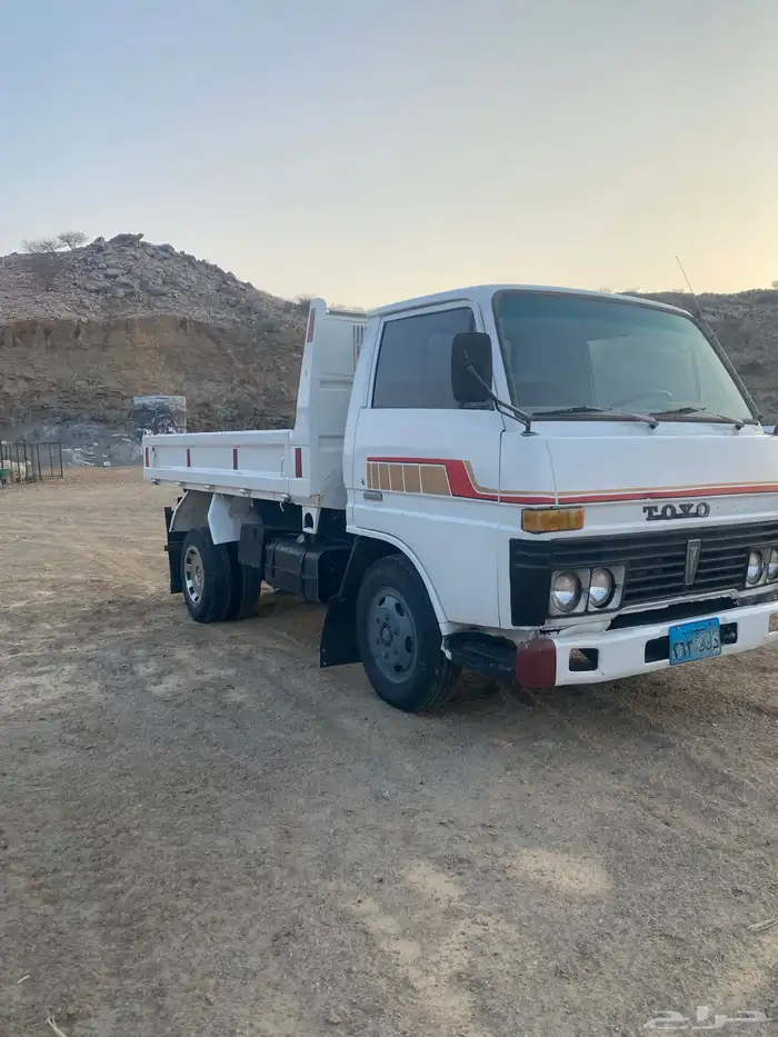 للبيع قلاب تايوتا نظيف 3