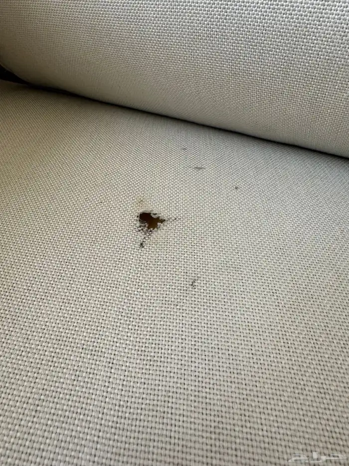 كنب بحاله ممتازه ونضيف جدا ماكمل ثلاث سنوات. السعر 700 5