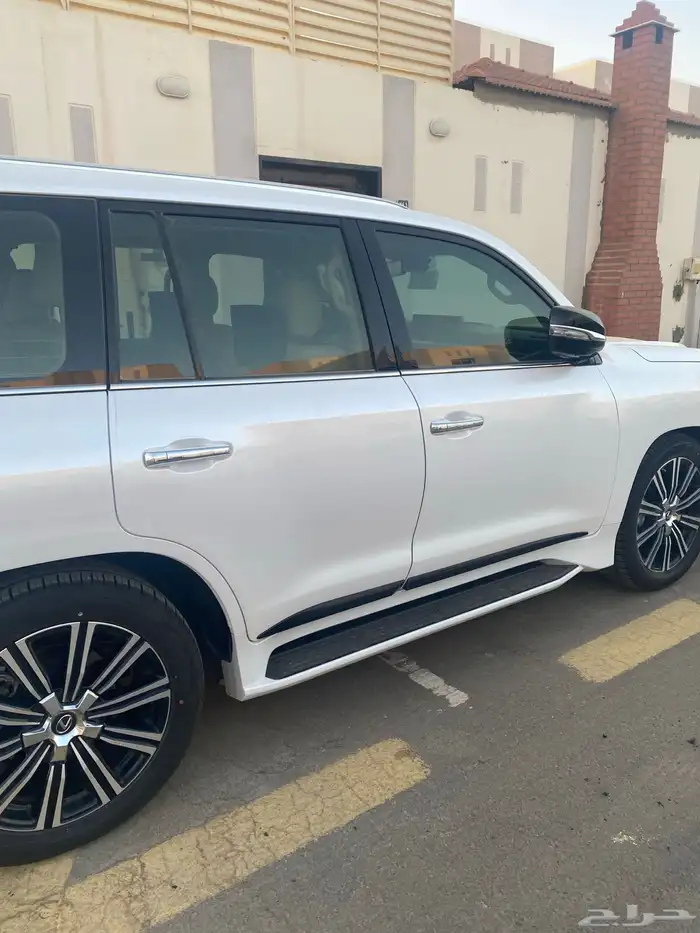 جيب لكزس 2021 13