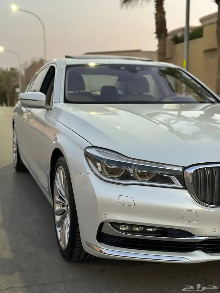 بي ام 740 ماشي فقط 73 الف بدي وكاله صيانات وكاله 30