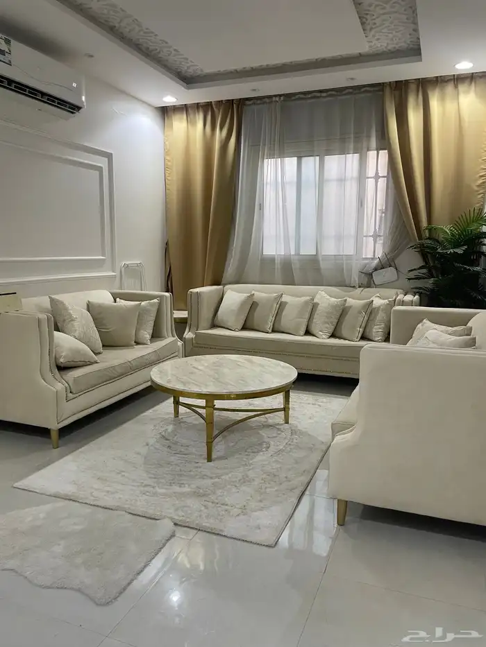 كنب جديد ونظيف مع طولات رخام وحده طولت تلفزيون 0