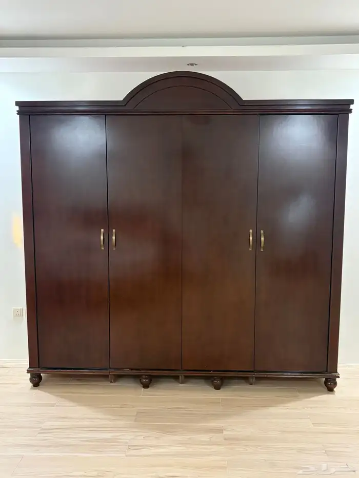 دولاب ملابس كبير 0