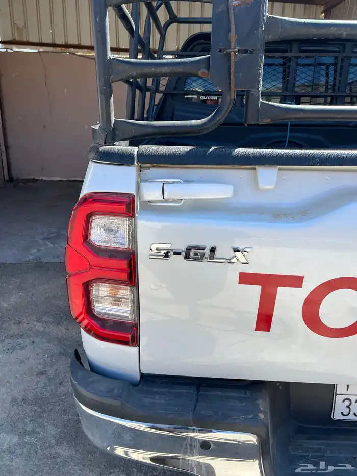 هايلكس دبل قير تماتيك بنزين موديل 2023 6