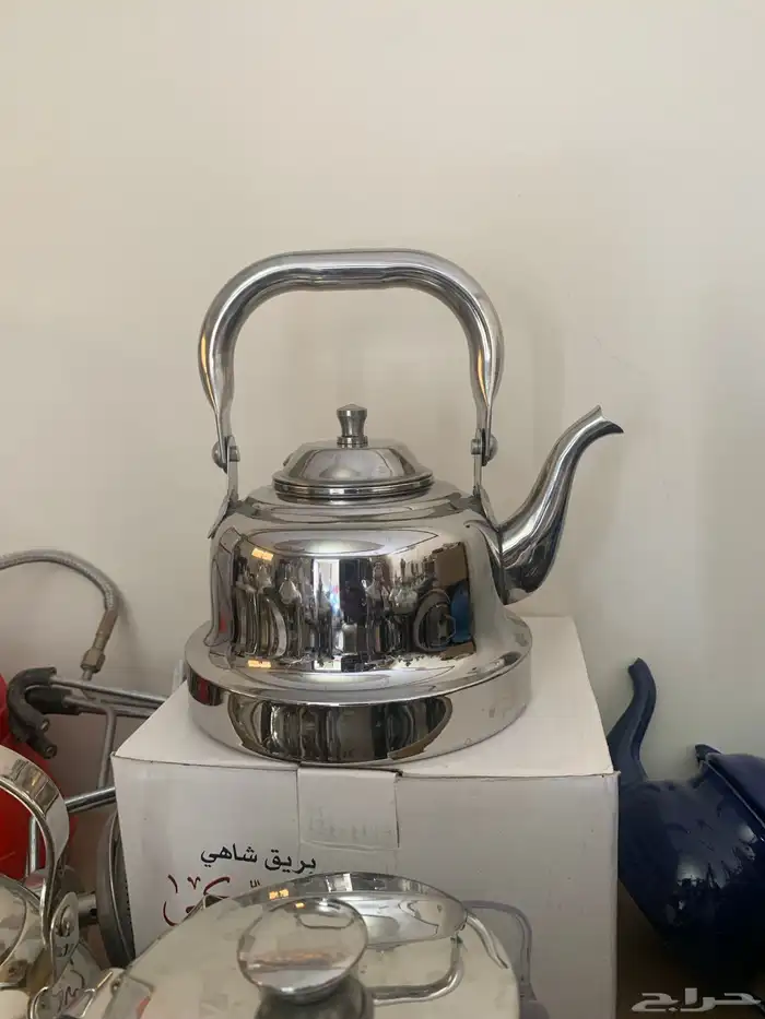 أبريق ستيل ثقيل بقاعدة عريضة وثقيلة طراز قديم 0