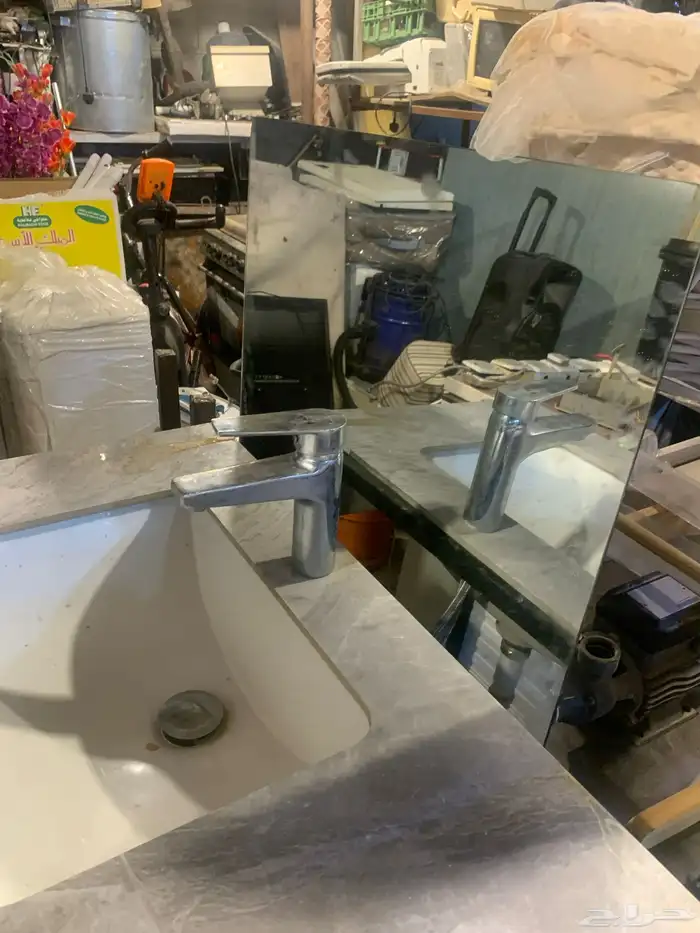 مغسله نضيفه مع المرايه 2