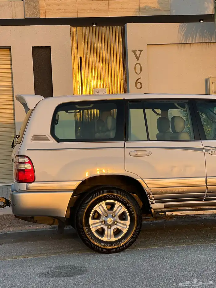 لاندكلوزر 2003 VX.R نضيف 34