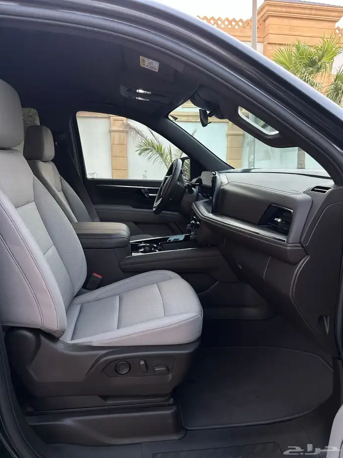 تاهو 2025 LS بلاك ادشن 32