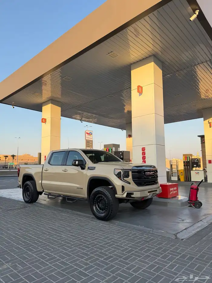 للبيع جمس سيراا AT4 غمارتين 2023 بيج 0