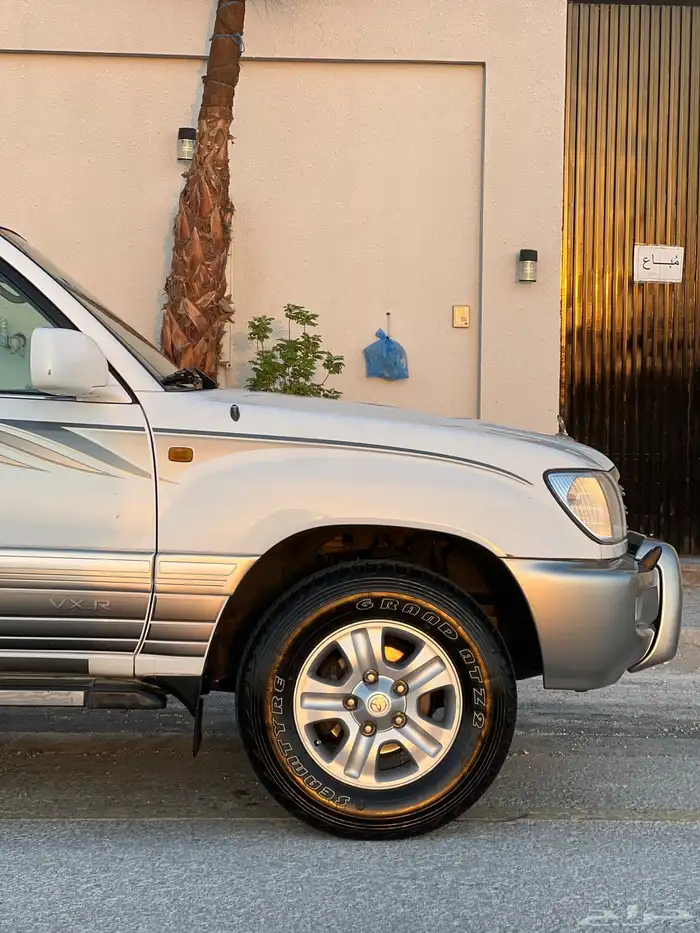 لاندكلوزر 2003 VX.R نضيف 12