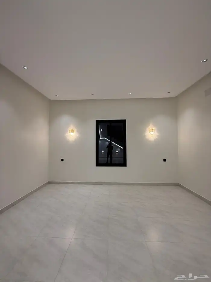 للبيع ارواف ارضيه وارواف علويه ببايكة سيارة ابها حي الزهور 39