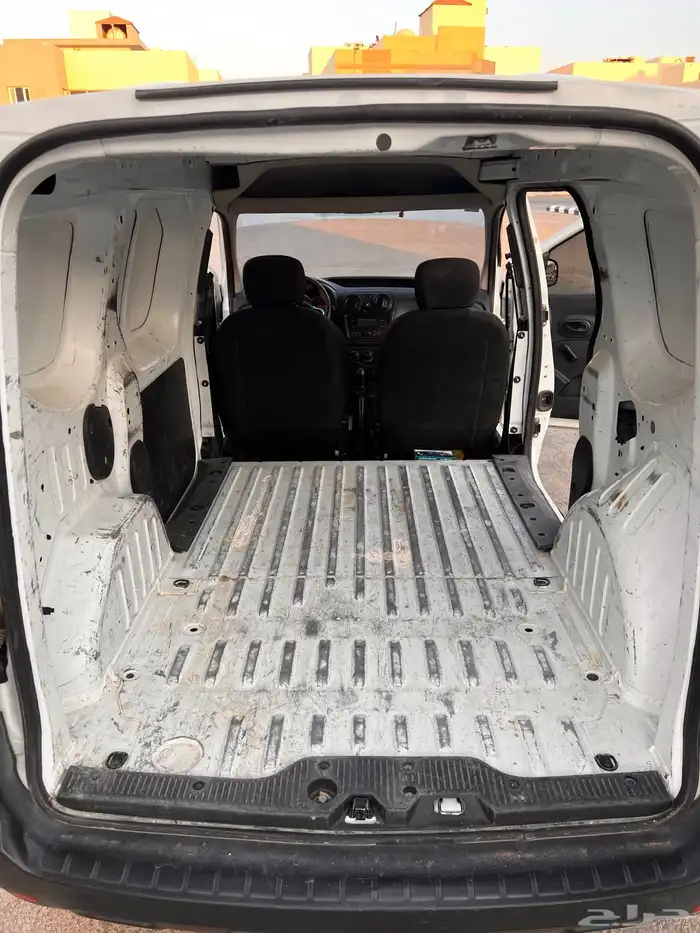 رينو دوكار فان 15