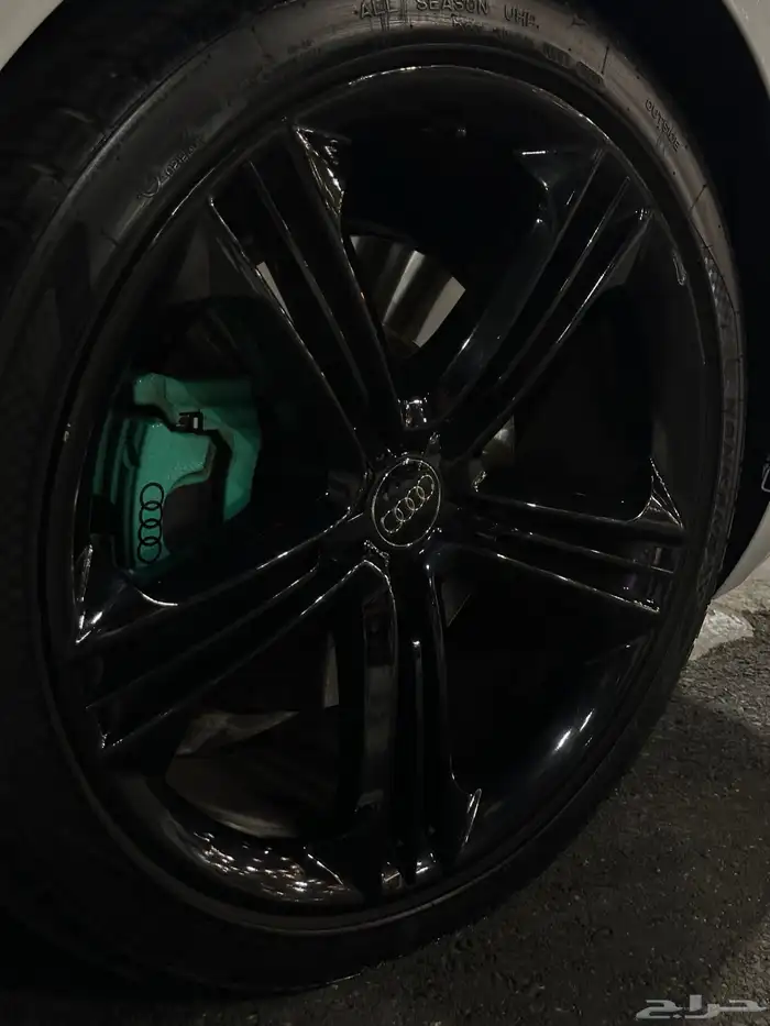 اودي A8   2019 10