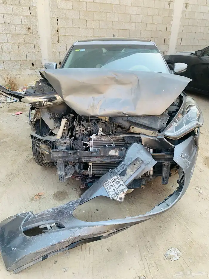 فوليستر 2012 هيونداي مصدومة للبيع 2