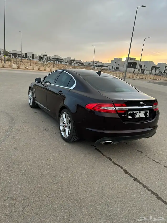 جاكوار XF للبيع 9