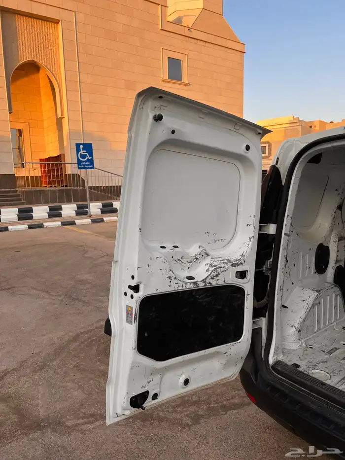 رينو دوكار فان 17