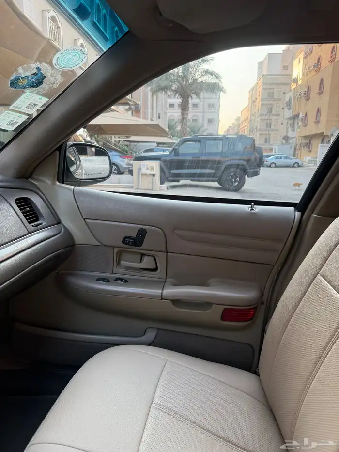 فورد كراون فكتوريا 12