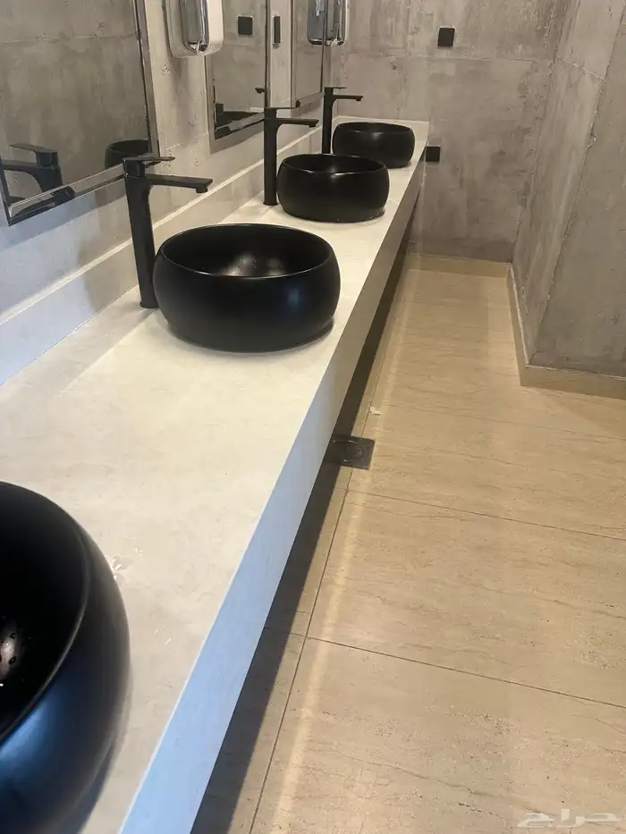 للبيع طاولات 3