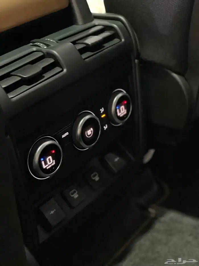 لاندروفر ديفندر X110 خليجي 2021 شبه جديد 21