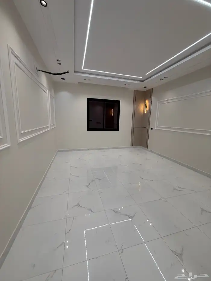 للبيع دور أرضي بحوش وشقق علويه بسطح حي الضيافه خميس مشيط 21