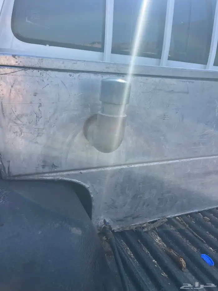 صندوق هايلوكس 23 عزبة مع تانكي ماء 2