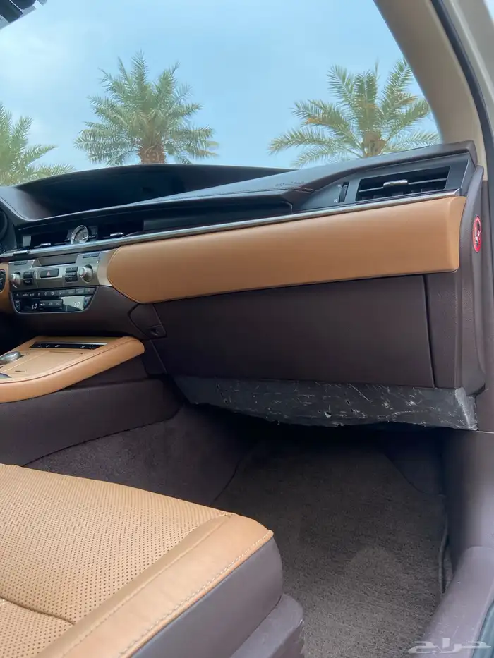 لكزس اي اس2017 مخزن تم البيع 8