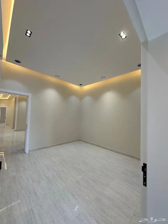 للبيع شقه ارضيه بمدخل سياره قريبه من مطار ابها 6