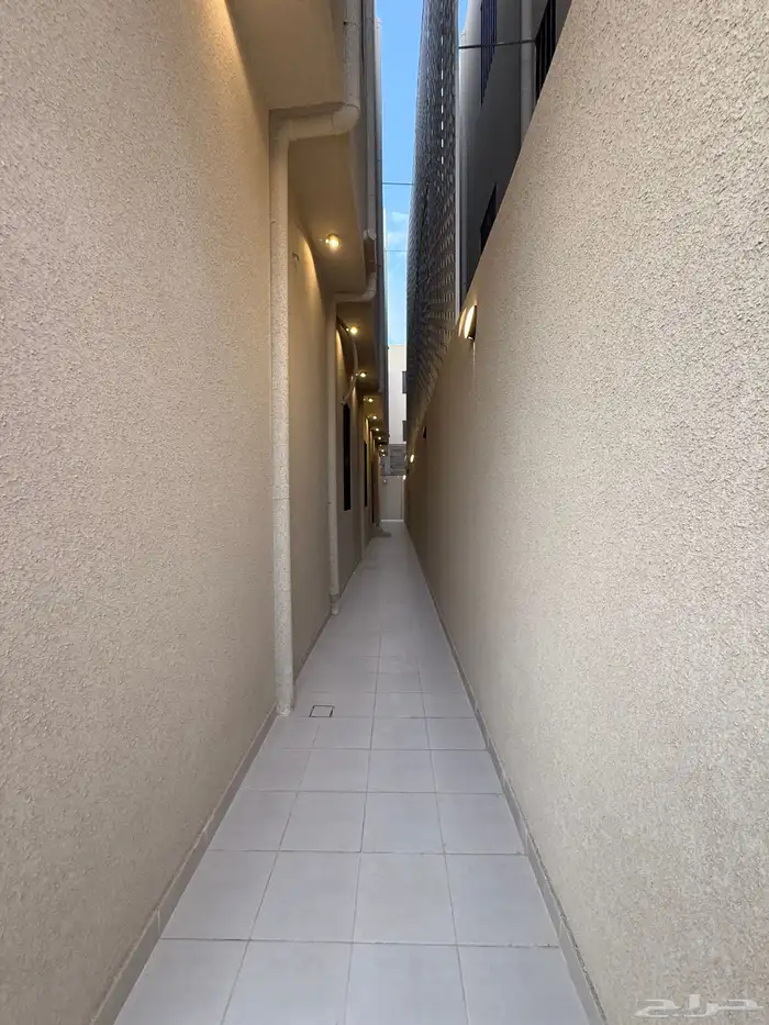 للبيع ارواف ارضيه وارواف علويه ببايكة سيارة ابها حي الزهور 3