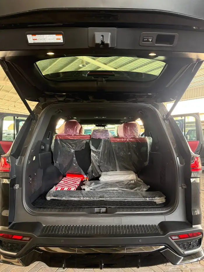 لكزس LX600 أف اسبورت موديل 2024 12