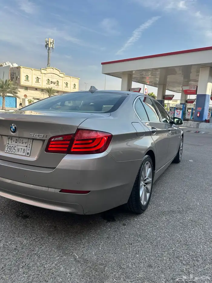 بي ام دبليو الفئه الخامسة 2011 9