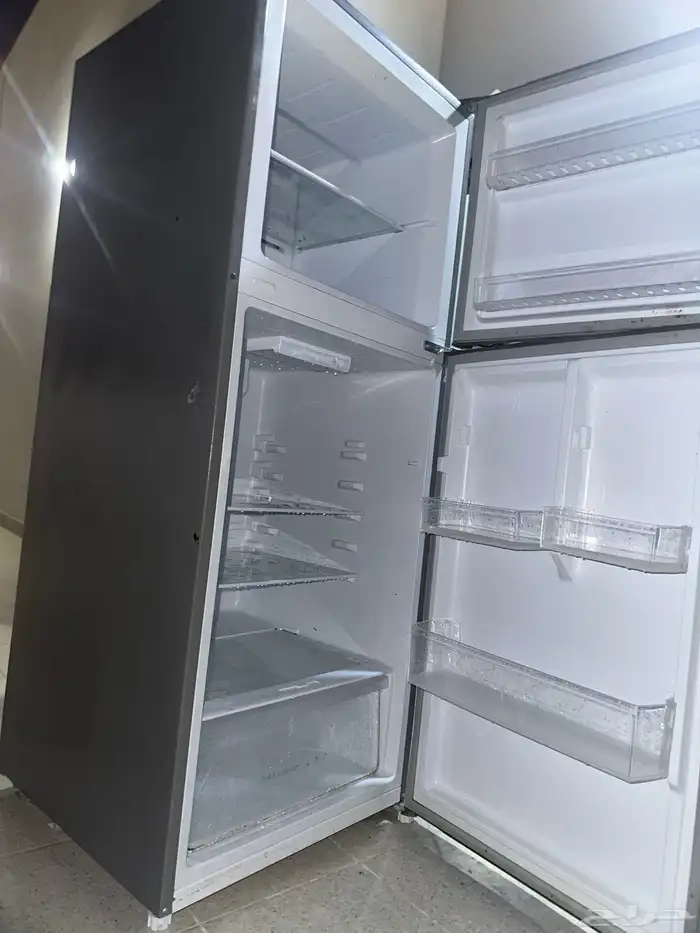 ثلاجة للبيع. HAQL 2