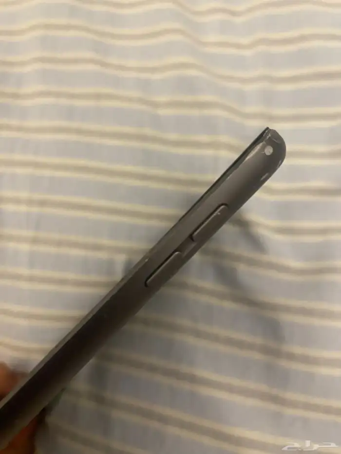 ايباد كان مكسور و تصلح الكسر كان شاشه و الحين يشتغل كنه 3