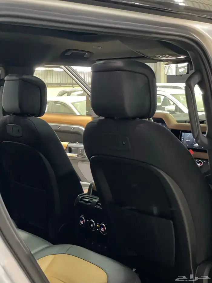 لاندروفر ديفندر X110 خليجي 2021 شبه جديد 25