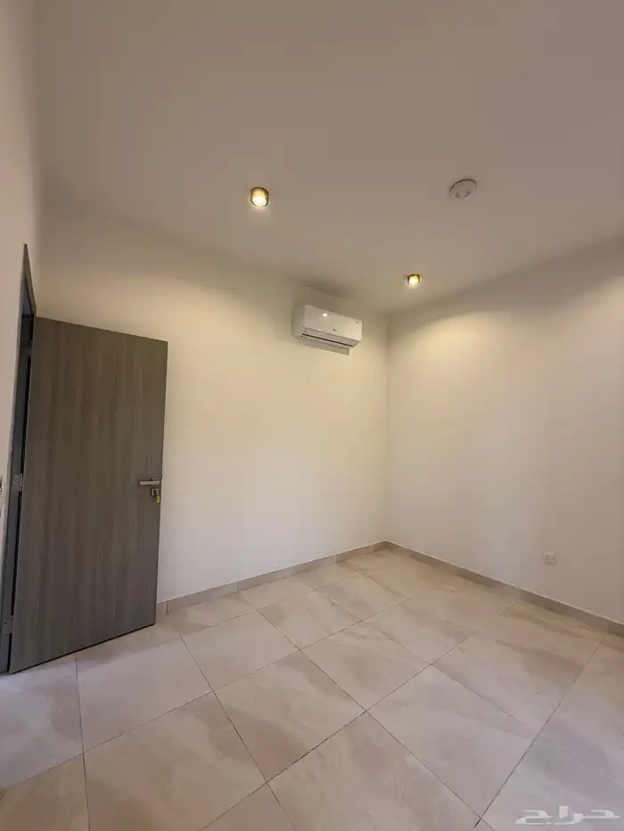 فيلا جديدة فاخرة للإيجار إسكان فالي شارعين 3500 ريال شهريا 11