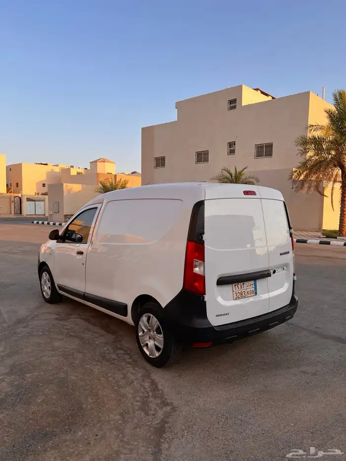 رينو دوكار فان 23