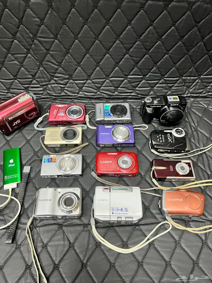 للبيع كاميرات ديجتال كمية كبيرة جديدة ومستخدمة 0