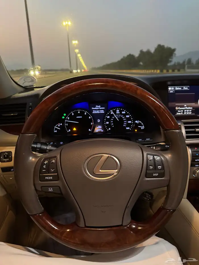 لكزس LS460 2015 وكالة 61