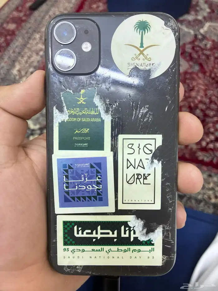 للبيع آيفون 11 8