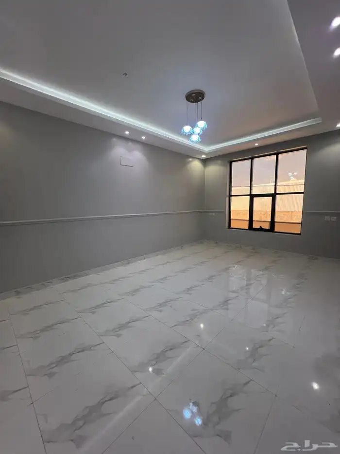 اخر روف بملحق للبيع بحي النعمان قرب الرصراص والقاعدة الجوية 17