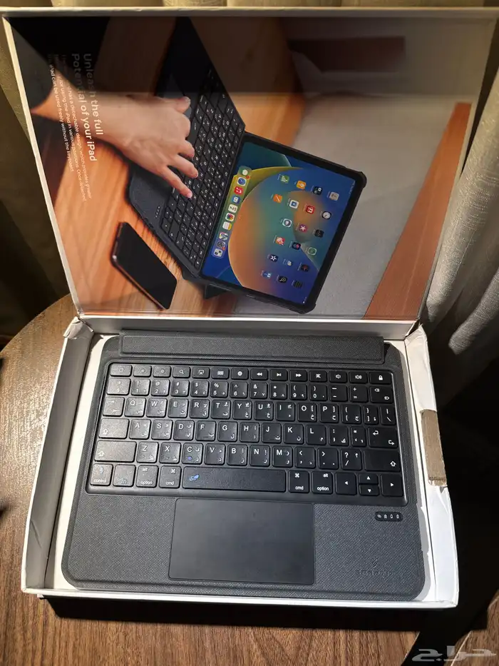 ايباد الجيل العاشر اصدار 18.5 لايوجد به خدوش   كيبورد جديد 2