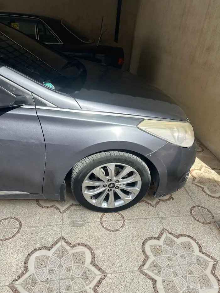 ازيرا 2012 للبيع او البدل بددسن 1