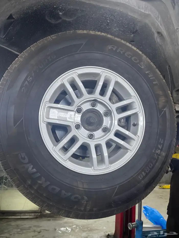 جنوط مع كفرات نظيفه جدا 3