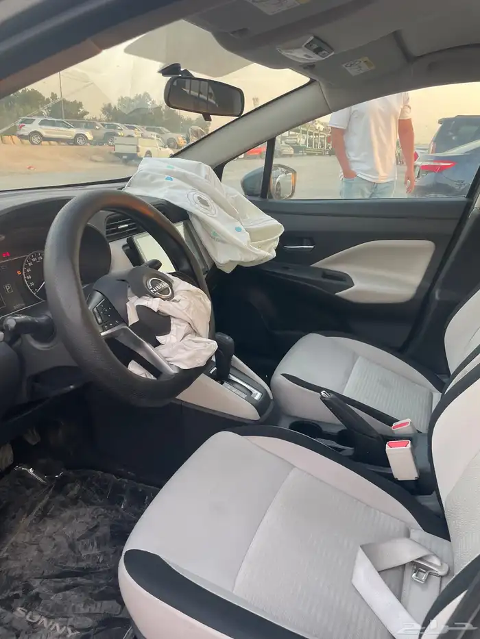 نيسان صني مصدوم 21