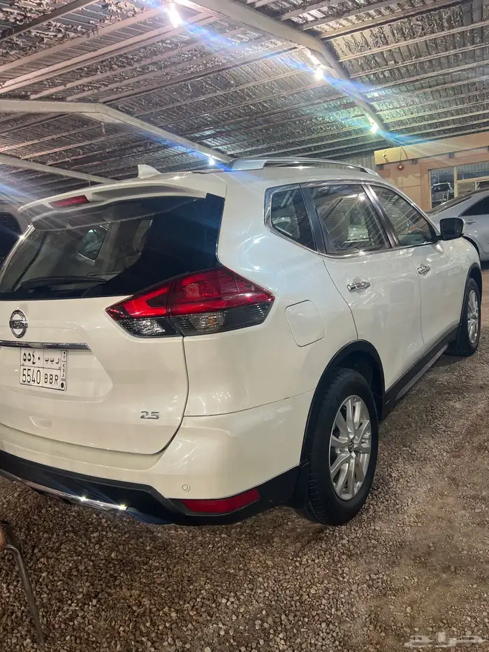 للبيع نيسان اكستريل 2022دبل 5مقاعد 3