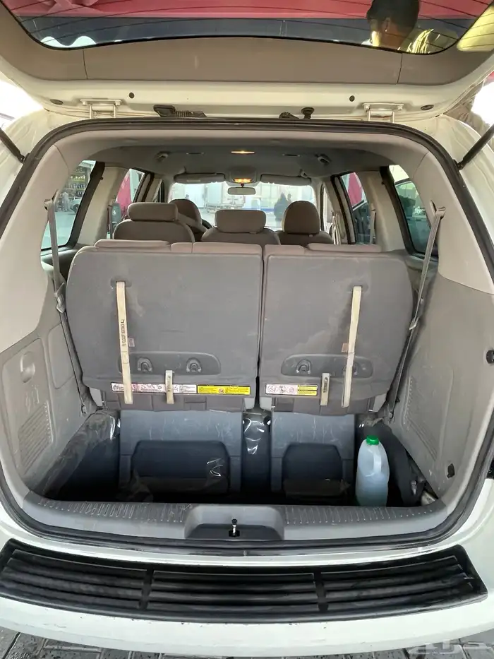 كيا كرنفال موديل 2013 ماشي 359000KM 4