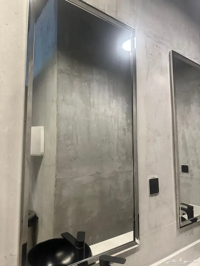 للبيع طاولات 4