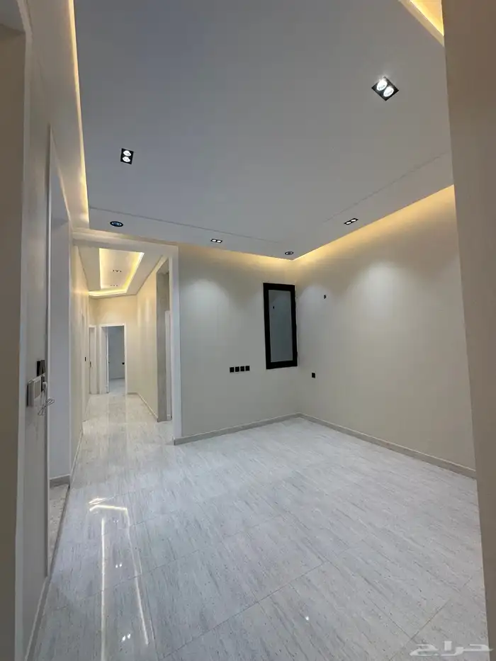 للبيع شقه ارضيه بمدخل سياره قريبه من مطار ابها 12